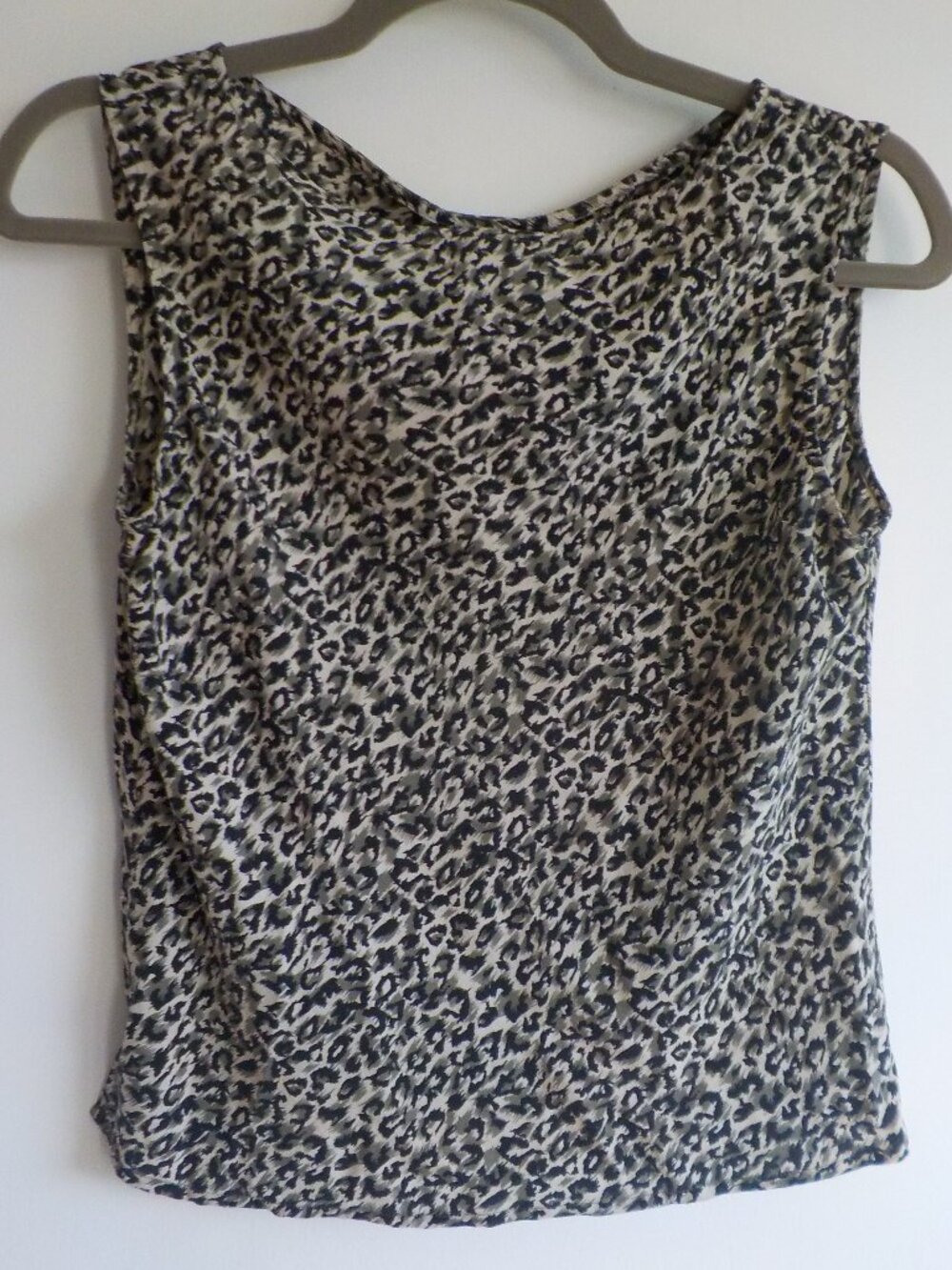Finity Studio Blouse - S8 Petite - 100% Silk - Animal Print - Sleeveless (2x53)